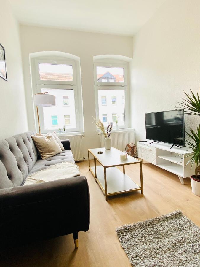 Stilvolles Apartment In Zentraler Lage - Smart-Tv, Queensize-Bett, Altbaustil, Kueche In City-Naehe エアフルト エクステリア 写真